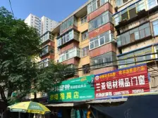 此房户型好,交通便利。购物方便,可以步行去上学不。