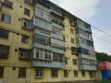 平板玻璃厂家属院,中间楼层,南北通透。诚心出售。。