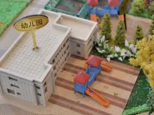 主干道虽近无车马之喧,双轻轨在侧可通达全城。