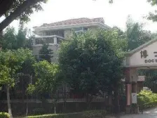 独栋别墅 位置佳 地上三层,地下一层