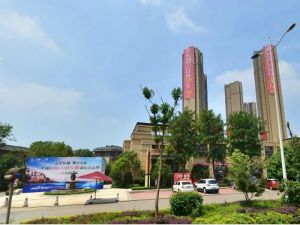 湖景别墅,法式独栋带车位和花园,视野可看