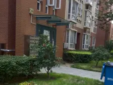 高铁东站小三房,精装修,阳光充足,带车位 诚心出售