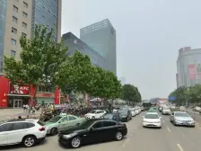 国贸,地铁口,配套齐全,交通便利,诚心出售,低总价