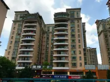 房子户型很好,大户型,居住舒适,诚意出售。