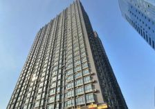 地铁口双气双气一室位置好交通方便