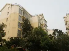 万达旁,环境优美,双气多层设施配套齐全