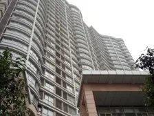 房子是业主自住的,装修保持好,房子满五年,税费少