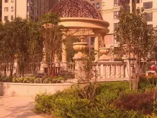 客厅带阳台,中间楼层 有钥匙 装修保持干净 拎包入住