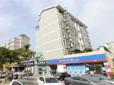 CBD区域 顶层带阁楼露台 电梯洋房 临公园 精装修