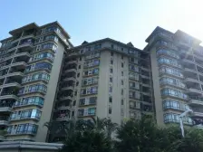 房子是业主一手买来的,带大花园,装修漂亮自住保养好