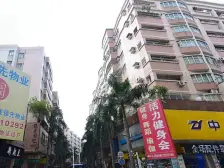 业主诚心出售,楼层好,一梯两户,双阳台南北对流