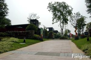 万科魅力之城一期4室1厅东南南