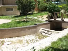 小区有地下停车场,双气,小区环境不错