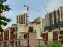 (端头边位)湖边别墅售卖,精装居家户型五房大花园