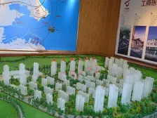 宇圣明珠二期87平三室精装修,位置好近主门出行方便。