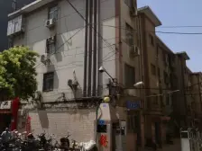 八 中家属院 2000年 双气房 低楼层 可贷款