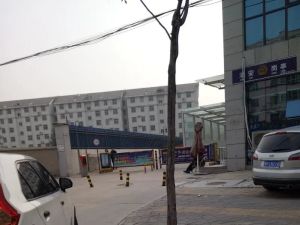 地铁口,精装修朝南两房,采光充足,临熊儿河拎包入住