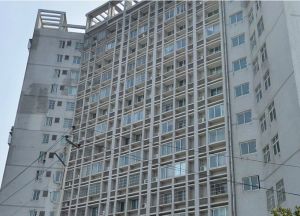 观山印清水毛坯四房,两梯两户纯板,次新小区价格好谈