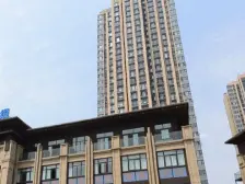 顶跃 蓝光彩云府 四个卧室加个杂物间 带50平方露台