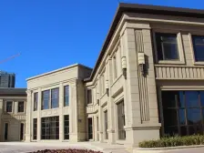 世茂一期边户 精装修 拎包入住 带阳光房 位置好