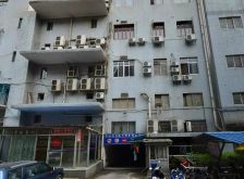 交通便利有大型商场各种餐饮小店小区配套成熟