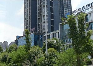急售小高层两梯两户自住装修,户型楼层好三阳台