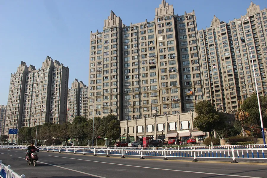 钟楼勤业御水华庭精装三房,中间楼层户型方正,诚售随时看房!