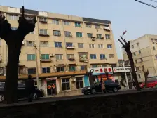 此房地理位置好视野开阔,近工农,二,中,看房方便。