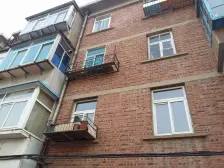 桃园小区,位置好,出行方便,近 学 校近早市