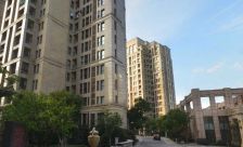 此房满五,有车位,视野无遮挡,精装修,几乎没有住过