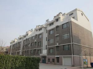 四楼带阁楼车位采光好可三室,阳光房上学便利