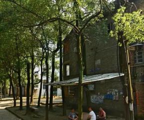 江西氨厂生活区 南北通透,采光好 装修好,环镜优美 视野好,诚心出售