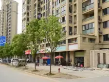 国贸天琴湾东区 南北通透,采光好 装修好,环镜优美 周边匹套完善,,出行方便