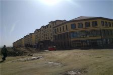 采光好,户型方正,交通便利,小区绿化环境好。