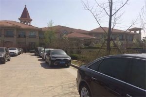 京南联排别墅区,边户三侧带花园,实用面积400平米