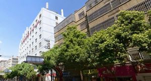 大悦城旁边精装两室中间楼层户型方正