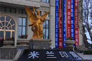 龙鳞路电梯精装小三室中间楼层满五年看房方便