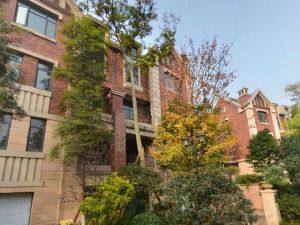 保利公园198蝴蝶谷西区4室2厅西北