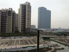 中高层 两梯三户 飞机户型4+1双主套 三面采光 看花园