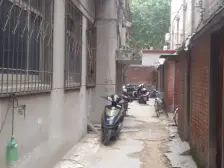 04年,多层2楼,地铁口,通透户型,自住,满五唯一