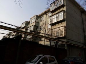 万达近单位房多层二楼三室一厅南北通透方便看房