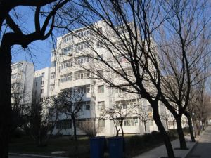 中下楼层,东方路与福寿街交叉口--富华新村