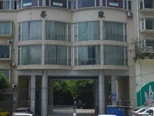 和平路199号 4室2厅 南 北