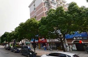 二号线地铁口,云鼎公寓大三居,电梯房房东诚心卖