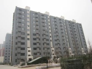 11层小高层,精装三室,带着地下室,过个马路就到校门