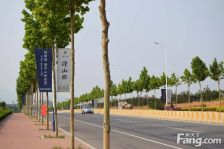 双拼别墅上下四层,有院子有露台带俩个地下车位