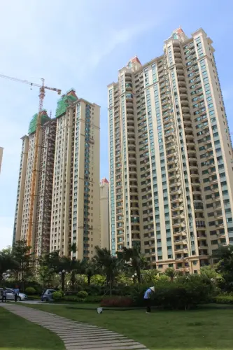 恒大御景半岛实景图仰视6#7#施工进度实景图（2016-6-15）