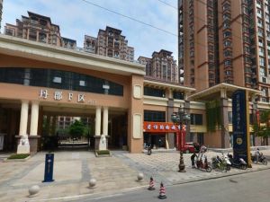 置信逸都丹郡C区4室2厅南