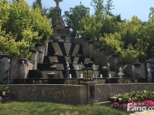 万达商圈三室精装,中间楼层可看海,品质小区改善居住