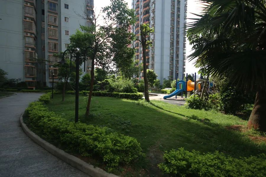 小区相关图